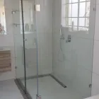 Maatskappy 4 beeld CRYSTALUX SHOWER SYSTEMS Toilet in Cape Town WC
