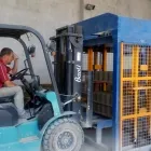 Maatskappy 5 beeld DONGYUE MACHINERY GROUP CO.,LTD Hollow Block Making Machine in Linyi FS