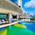 Maatskappy 2 beeld HILTON DURBAN Hotels - Tourist in Durban KZN