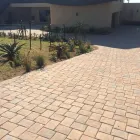 Maatskappy 5 beeld PAVING WORX wetcast in Durban KZN