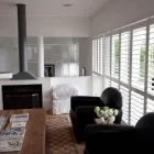 Maatskappy 7 beeld STELLENBOSCH BLINDS AND SHUTTERS: SOMERSET WEST AND FRANSCHHOEK Wooden Venetian Blinds in Stellenbosch WC