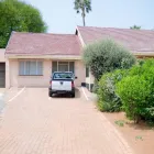 Business 9 image TERRYLIN BACKPACKERS World Call Cards in Kempton Park GP