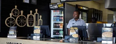 Maatskappy 8 beeld DEBONAIRS PIZZA Weekday special in Tyger Valley GP
