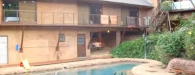 Maatskappy 3 beeld THE HOOTING OWL GUEST HOUSE Wine Tasting in Margate KZN