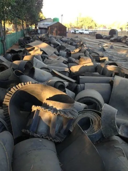 Maatskappy 3 beeld 1 SQUARED CONVEYOR BELTING