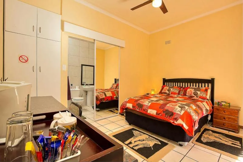 Maatskappy 2 beeld AFRICAN ELEPHANT GUEST HOUSE